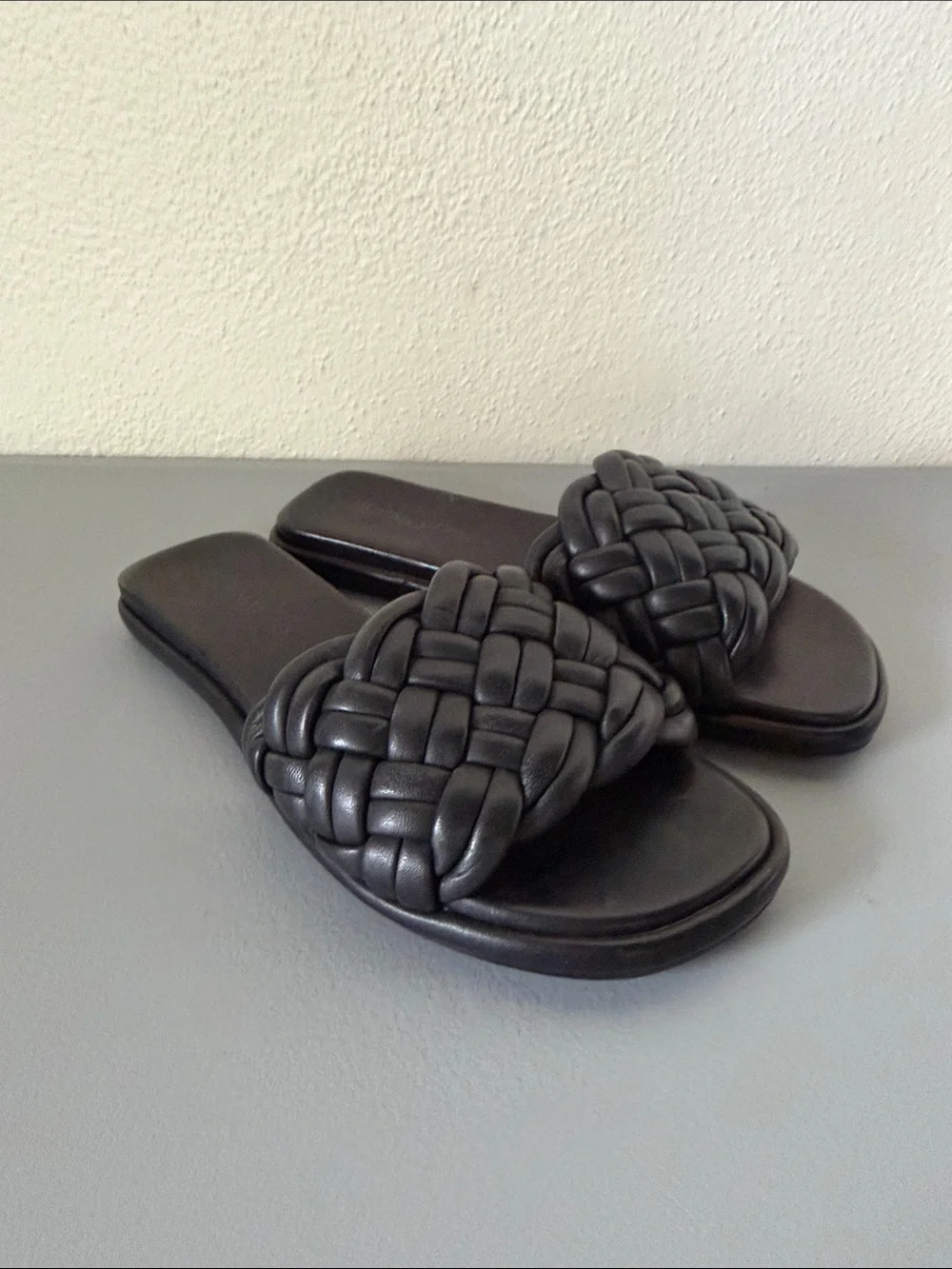 Bernardo Leather Sandals Size 6.5